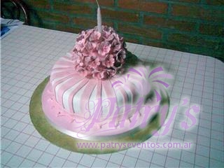 Torta alegorica blanca y rosa